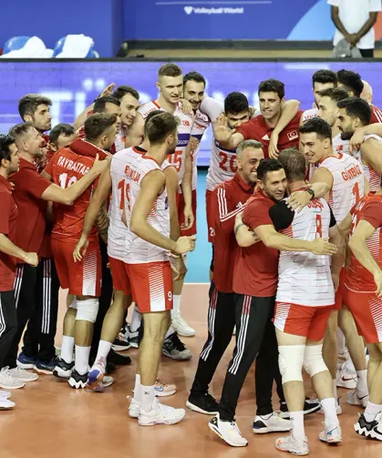 Erkek Voleybol Milli Takımı yarı finale yükseldi