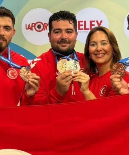 Muhammet Seyhun Kaya gümüş, badminton karışık çiftler takımı altın madalya kazandı