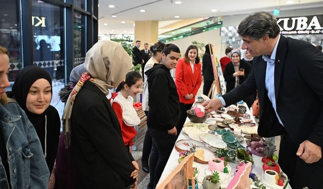 Özel çocukların sergisi ilgi gördü