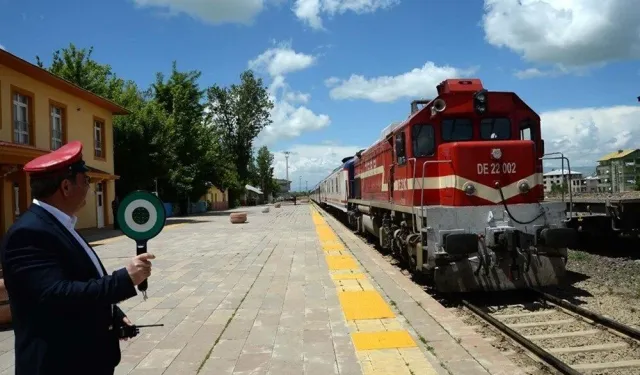 Van-Tahran tren seferleri Vanlı turizmcileri heyecanlandırdı