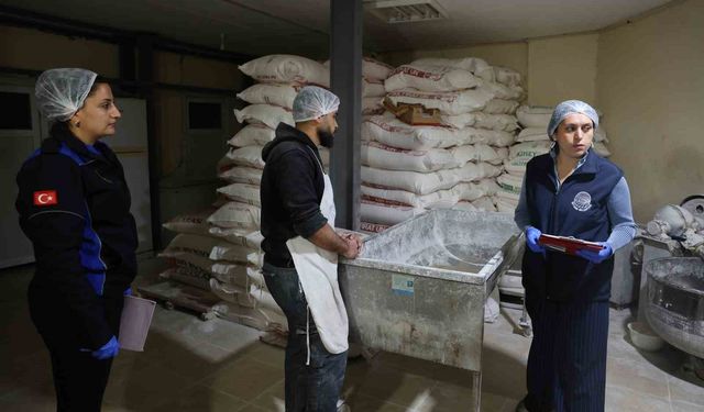 Adana’da zabıtadan şok denetim: Hijyene uymayan fırına ceza