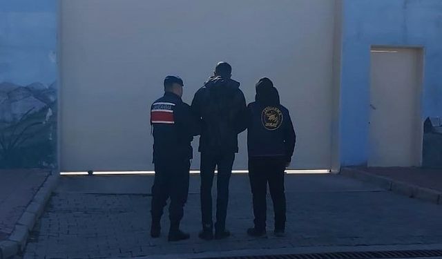 Afyonkarahisar’da 3 ayrı suç kaydı ile aranan şahıs yakalandı