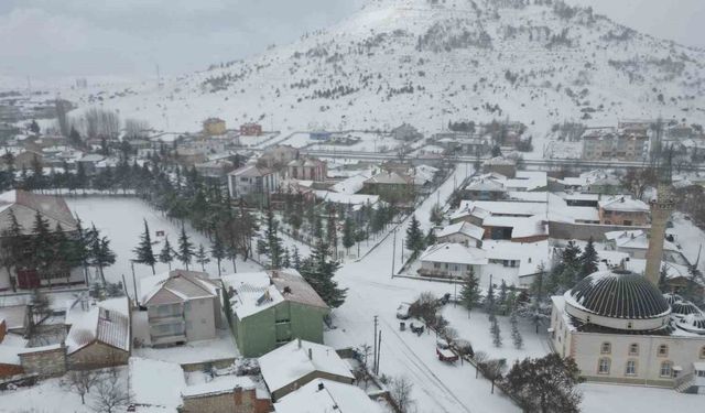 Afyonkarahisar’da rakımı yüksek bir çok bölge kar altında kaldı
