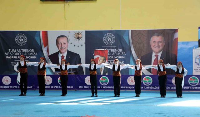 Ağrı’da Halk Oyunları İl Birinciliği yarışmaları düzenlendi