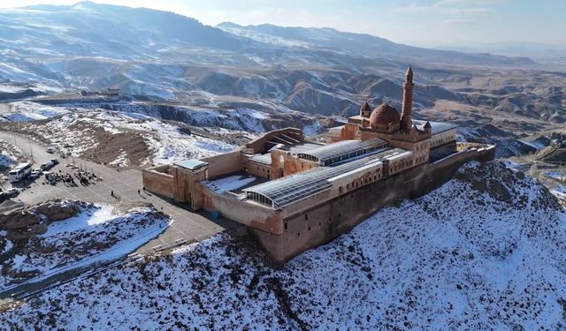 Ağrı’da tarihi "İshak Paşa Sarayı" dron ile görüntülendi