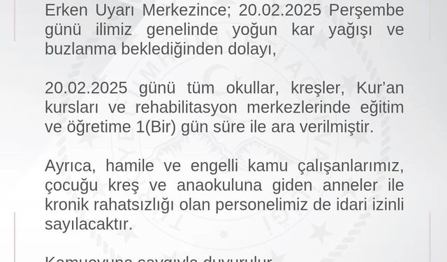 Ağrı’da yoğun kar nedeniyle eğitime ara verildi