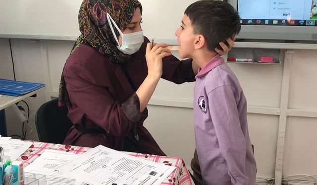 Ahlat’ta öğrenciler diş taramasından geçiriliyor