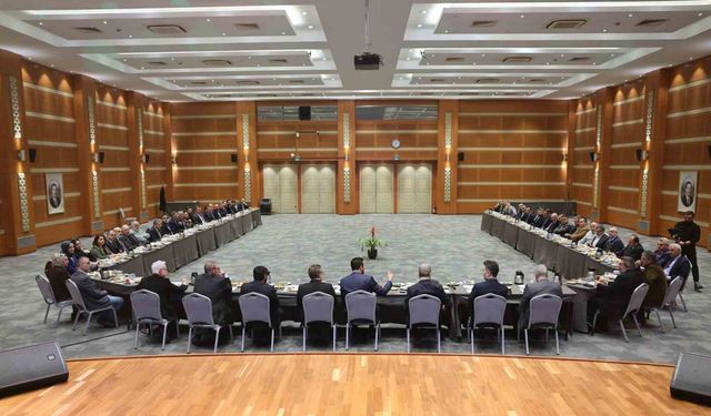 AK Parti İstanbul İl Başkanı Abdullah Özdemir, medya kuruluşu temsilcileri ile kahvaltıda buluştu