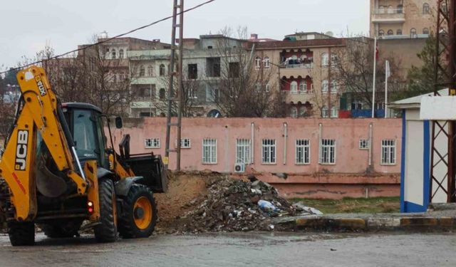 Artuklu Belediyesi görevini yapmayınca çöpleri Mardin Büyükşehir Belediyesi topladı