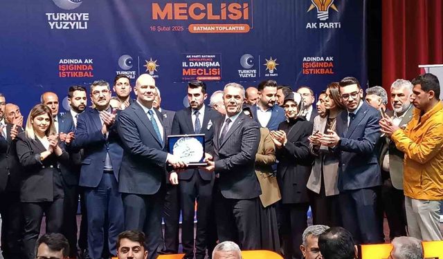 Batman’da CHP’den istifa eden 514 kişi AK Parti’ye geçti