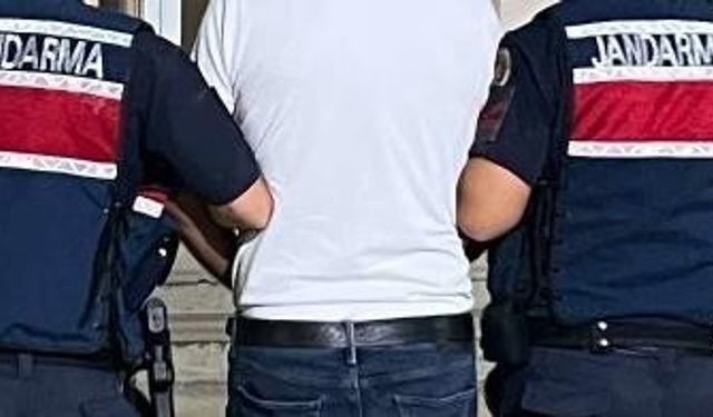 Beş ilde dolandırıcılık suçundan 12 yakalama kararı ile aranan şahıs jandarmaya takıldı