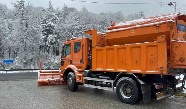 Bolu Dağı geçişinde hafif kar yağışı etkili oluyor