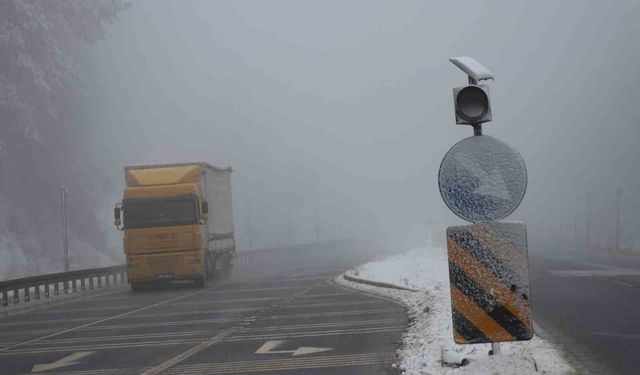 Bolu Dağı’nda sis görüş mesafesini düşürdü