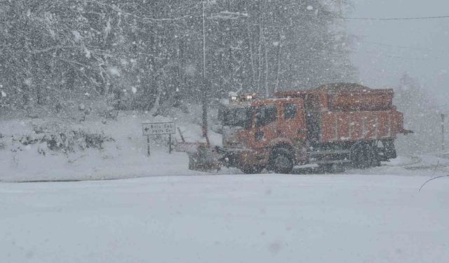 Bolu Dağı’nda yoğun kar yağışı: Kar kalınlığı 20 santimetreyi aştı