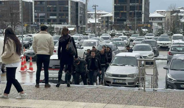 Bolu’da uyuşturucuya operasyon, 10 kişi gözaltına alındı: 2 tutuklama