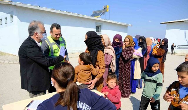 Büyükşehir, geçici tarım işçilerine yönelik sağlık hizmeti ve bilgilendirme çalışması gerçekleştirdi