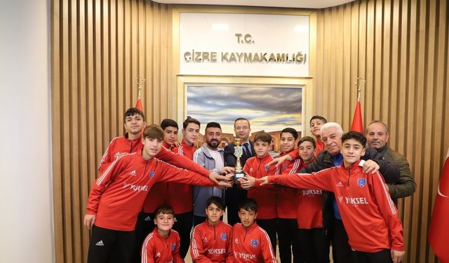 Cizre Kaymakamı Ahmet Vezir Baycar, şampiyon takımı ağırladı