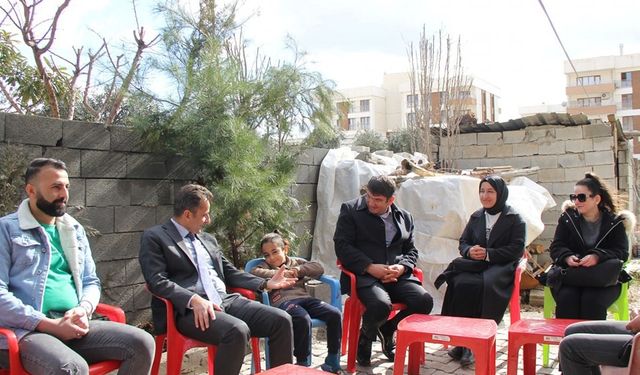 Cizre’de özel çocuklara evde özel eğitim