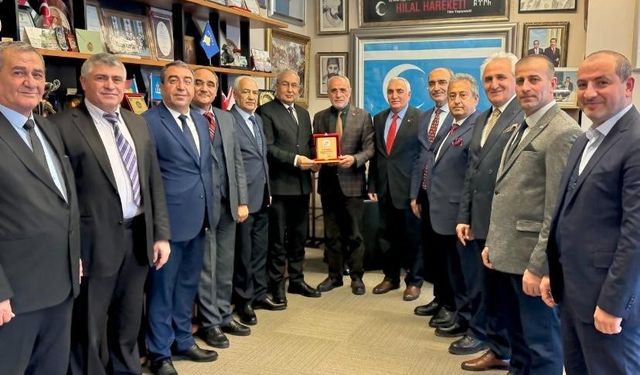 Cumhurbaşkanı Başdanışmanı Yalçın Topçu, Dünya Ahıskalı Türkler Birliği’ni misafir etti