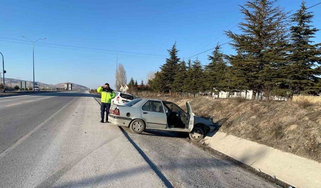 Emirdağ’da trafik kazası, 3 yaralı
