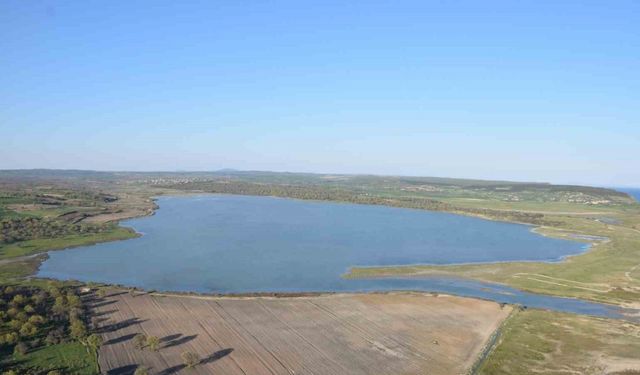 Enez’de kuruyarak beyaza bürünen gölet eski görüntüsüne kavuştu