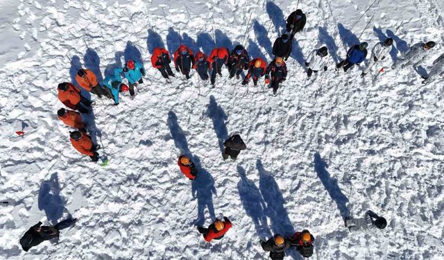Ergan Kayak Merkezi’nde gerçeği aratmayan çığ tatbikatı