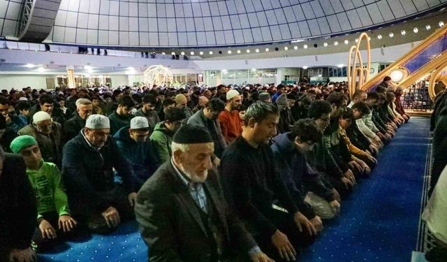 Erzincan’da ilk teravih namazı kılındı