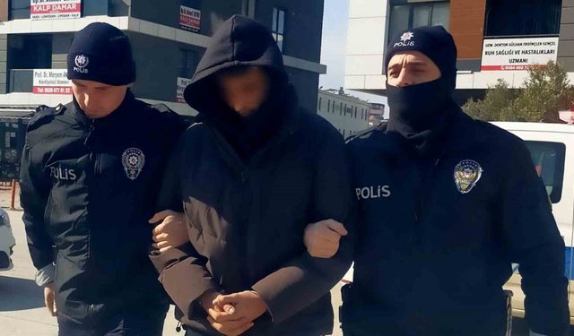 ’Eve neden geç geldin’ diyen babasını bıçakladı