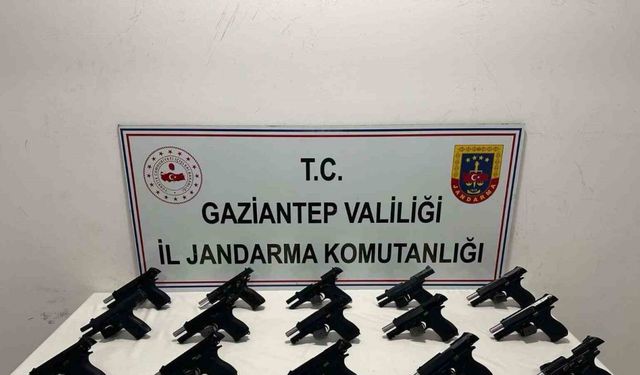 Gaziantep’te 15 adet ruhsatsız tabanca ele geçirildi: 3 şahıs tutuklandı