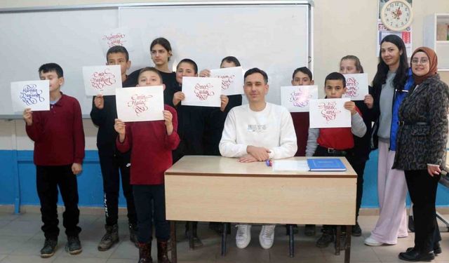 Gençler minikleri sevindirdi