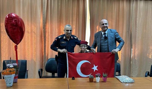 Jandarma özel öğrencinin doğum günü hayalini gerçekleştirdi