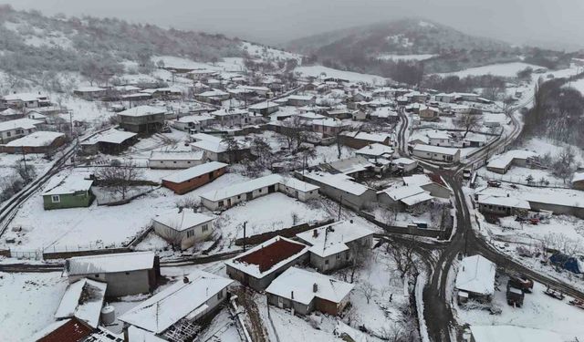 Kar yağışıyla oluşan kartpostallık görüntüler havadan görüntülendi