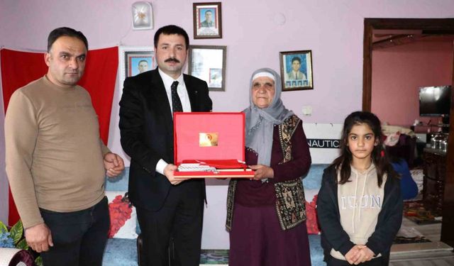 Kaymakam Karali şehit ailesini ziyaret etti