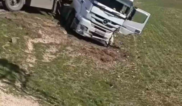 Mardin’de tır ile cip çarpıştı
