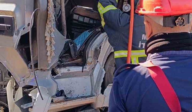 Mardin’de tıra çarpan tanker sürücüsü yaralandı