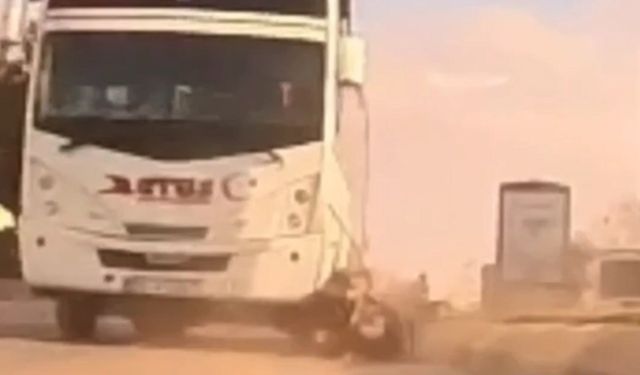 Motosiklet sürücüsünün ölümle burun buruna geldiği anlar kamerada