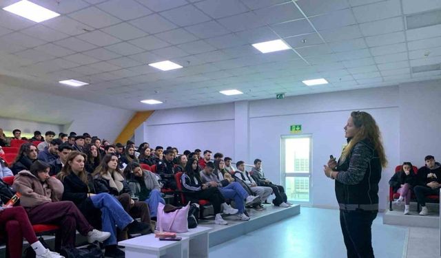 Narkotik ekiplerinden öğrencilere eğitim