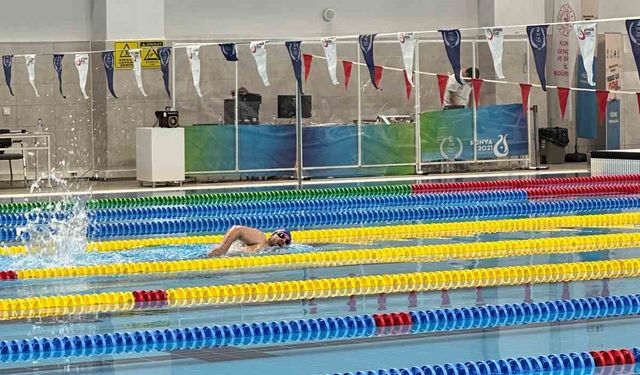 Niğdeli yüzücü Ahmet Eskalen şampiyon oldu