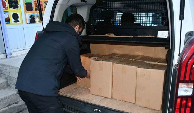 Polis memuru Şırnak’ta 50 aileye gıda yardımında bulundu