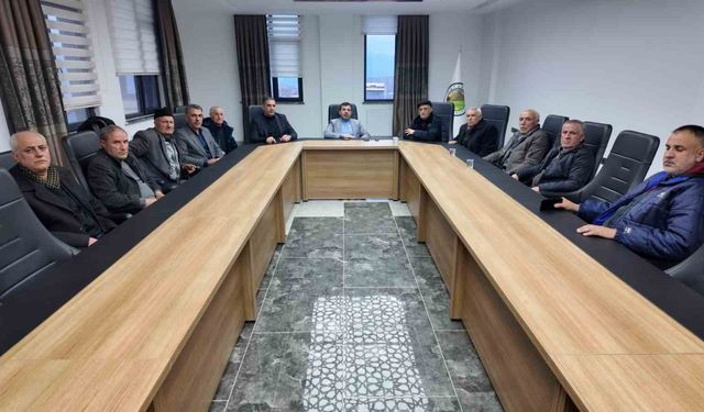 Pütürge Belediye Başkanı Mikail Sülük, vatandaşların taleplerini dinledi