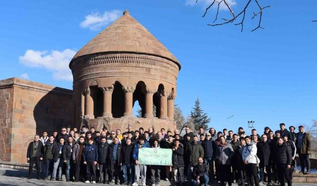 Robot yarışmasında derece alan öğrenciler Ahlat’ta ağırlandı