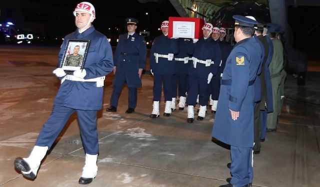 Şehit Mustafa Uslu’nun cenazesi havalimanında karşılandı