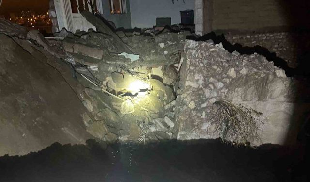 Siirt’te metruk bina çöktü