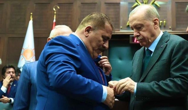 Şırnak’ta bağımsız belediye başkanı AK Parti’ye geçti