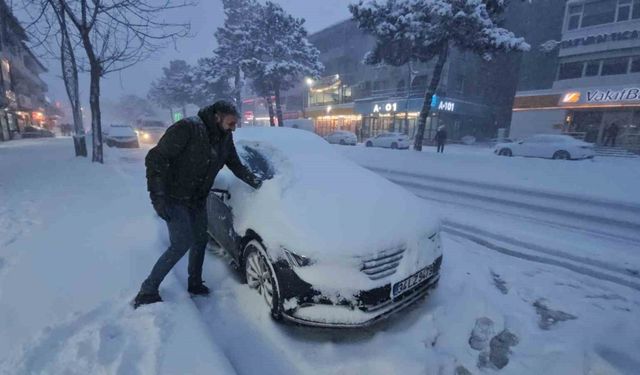 Tatvan’da 25 köy yolu kapandı