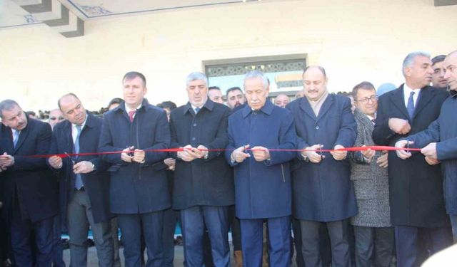 TBMM eski başkanı Bülent Arınç Şanlıurfa’da cami açılışına katıldı