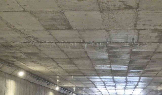 Tekirdağ’da alt geçitte buz sarkıtları oluştu