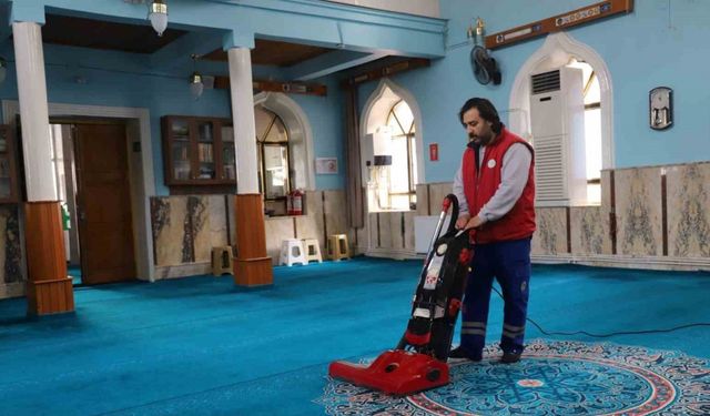 Turgutlu’da camiler ilk teravihe hazır