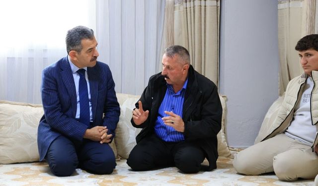 Vali Ekici, çığ altında kalan operatörü ziyaret etti