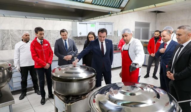 Vali Karakaya, aşevinde incelemelerde bulundu